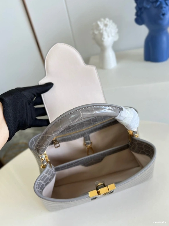 VUITTON BB CAPUCINES LOUIS 0404